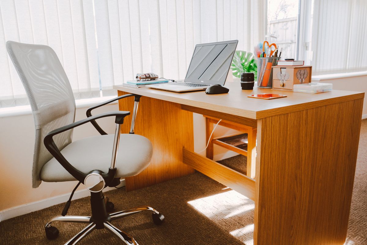 Poste de travail calme, prêt pour la formation